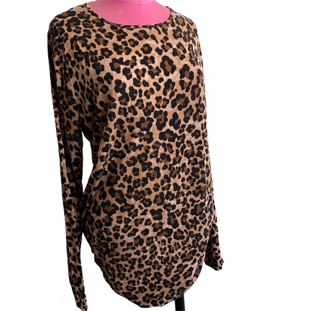 Motherhood Maternity leopard long sleeve top M